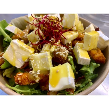 Sałatka z kurczakiem w sezamie